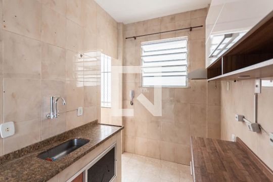 Cozinha de apartamento para alugar com 3 quartos, 90m² em Grajaú, Rio de Janeiro