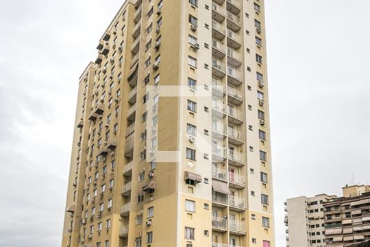 Fachada do bloco de apartamento para alugar com 2 quartos, 48m² em Irajá, Rio de Janeiro