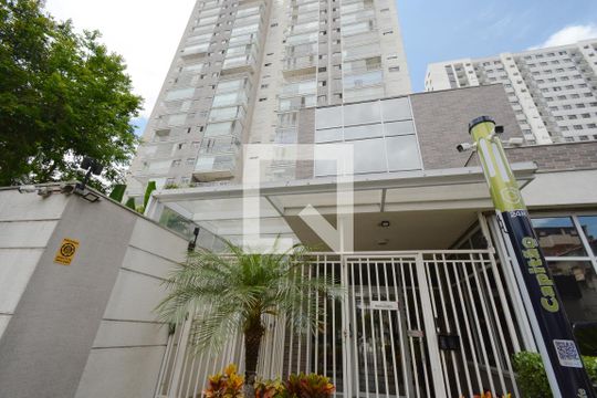 Fachada e portaria de apartamento à venda com 2 quartos, 61m² em Campininha, São Paulo