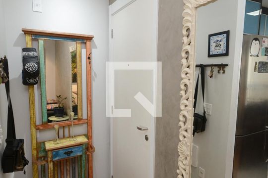 Hall de entrada de apartamento à venda com 2 quartos, 61m² em Campininha, São Paulo