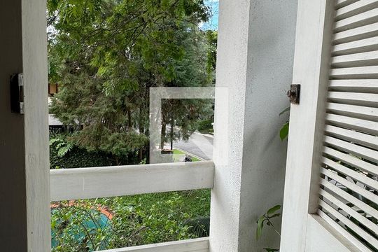 sacada da Suíte 3 de casa de condomínio para alugar com 4 quartos, 341m² em Alphaville 05, Santana de Parnaíba