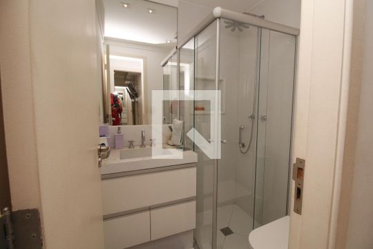 Banheiro Social de apartamento à venda com 2 quartos, 63m² em Vila Esperança, São Paulo