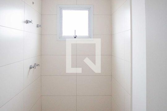 Banheiro da Suíte de apartamento à venda com 2 quartos, 55m² em Centro, Diadema
