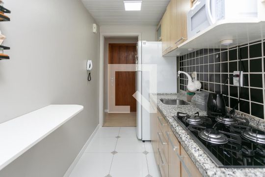 Cozinha de apartamento à venda com 2 quartos, 52m² em Sarandi, Porto Alegre