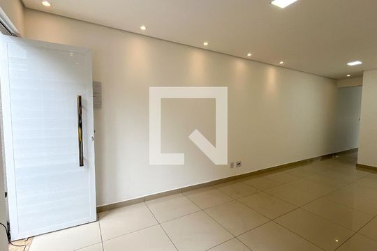 Sala de casa à venda com 2 quartos, 127m² em Piqueri, São Paulo