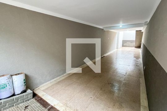 Garagem de casa à venda com 2 quartos, 127m² em Piqueri, São Paulo
