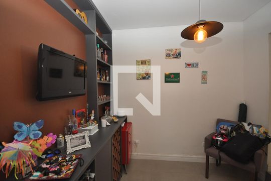Barzinho de casa à venda com 7 quartos, 300m² em Vila Nova Mazzei, São Paulo