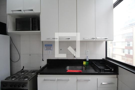 Cozinha e Área de Serviço de apartamento para alugar com 3 quartos, 90m² em Barra, Salvador