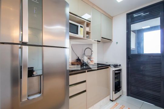 Cozinha de apartamento para alugar com 2 quartos, 52m² em Centro, Osasco