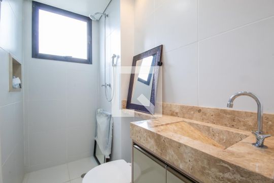 Banheiro da Suíte de apartamento para alugar com 2 quartos, 52m² em Centro, Osasco