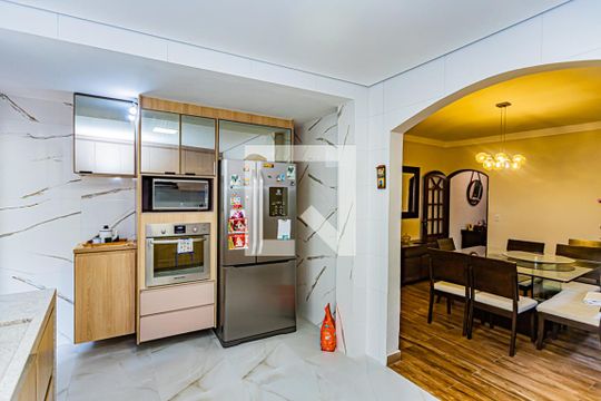 Cozinha de casa para alugar com 3 quartos, 280m² em Vila Picinin, São Paulo
