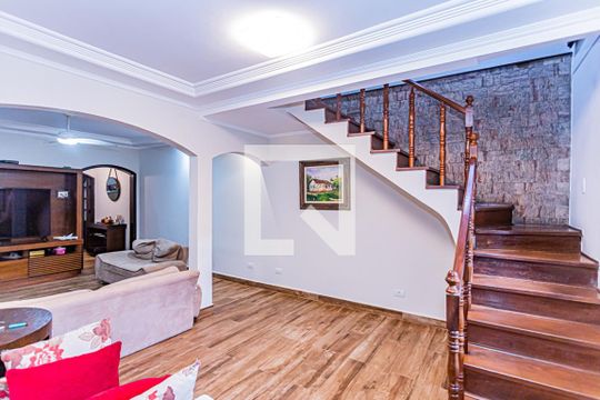 Casa para alugar com 3 quartos, 280m² em Vila Picinin, São Paulo