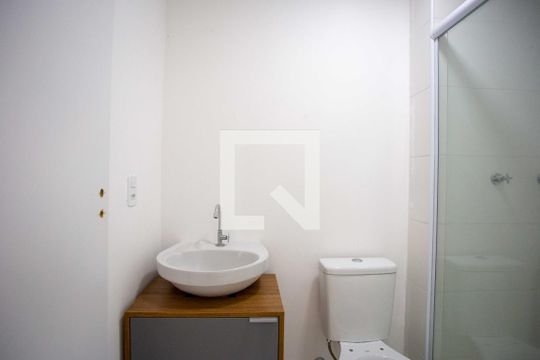 Banheiro de apartamento para alugar com 2 quartos, 45m² em Centro, Diadema