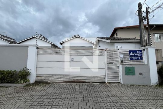 Fachada de casa de condomínio para alugar com 2 quartos, 68m² em Vila Urupes, Suzano