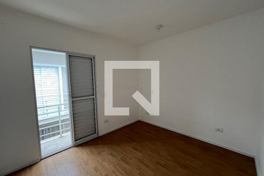 Quarto com sacada de casa de condomínio para alugar com 2 quartos, 68m² em Vila Urupes, Suzano