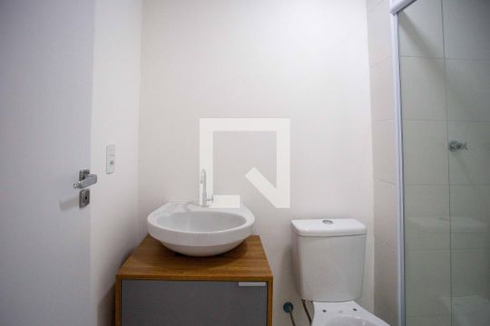 Banheiro de apartamento para alugar com 2 quartos, 45m² em Centro, Diadema