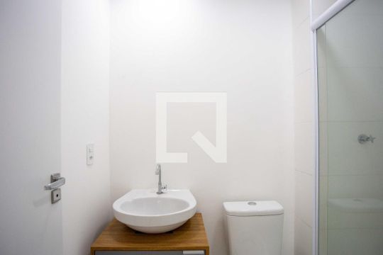 Banheiro de apartamento para alugar com 2 quartos, 45m² em Centro, Diadema