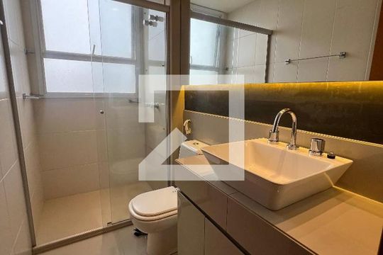 Banheiro da Suíte de apartamento à venda com 2 quartos, 78m² em Vila da Serra, Nova Lima
