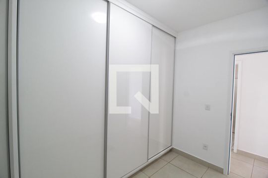 Quarto 1 de apartamento para alugar com 3 quartos, 70m² em Laranjeiras, Uberlândia