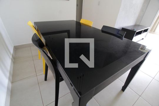 Sala de apartamento para alugar com 3 quartos, 70m² em Laranjeiras, Uberlândia