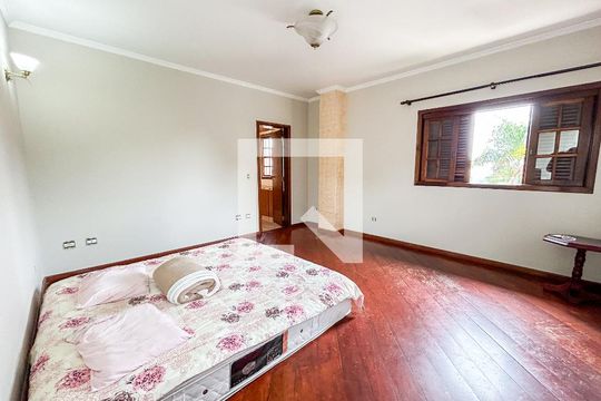 Suíte de casa à venda com 5 quartos, 300m² em Jardim Los Angeles, São Paulo