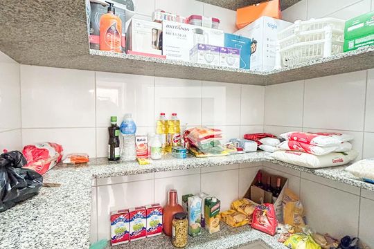 Dispensa de casa à venda com 5 quartos, 300m² em Jardim Los Angeles, São Paulo