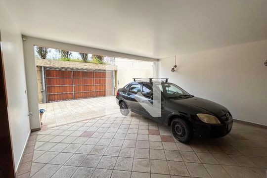 Garagem de casa à venda com 5 quartos, 300m² em Jardim Los Angeles, São Paulo