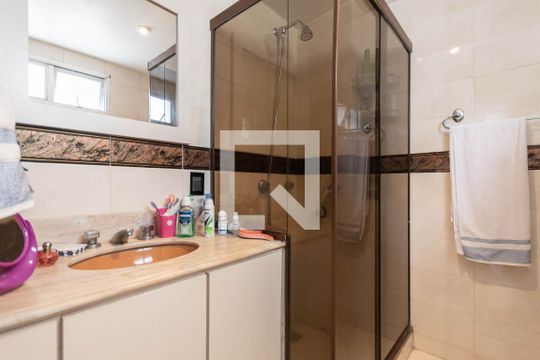 Banheiro da Suíte de apartamento à venda com 2 quartos, 84m² em Tijuca, Rio de Janeiro