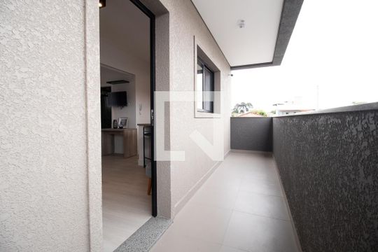 Entrada de kitnet/studio para alugar com 1 quarto, 33m² em Portão, Curitiba