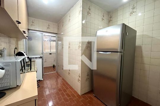 Cozinha de apartamento à venda com 2 quartos, 57m² em Vila Babilonia, São Paulo