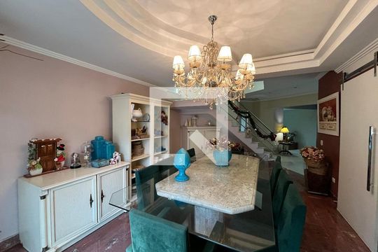 Casa de Condomínio para alugar com 3 quartos, 320m² em Jardim Res. Suzano, Suzano