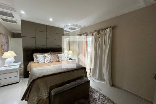 Quarto de casa de condomínio para alugar com 3 quartos, 320m² em Jardim Res. Suzano, Suzano