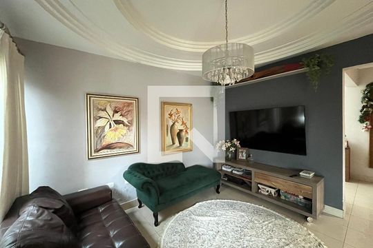 Sala de casa de condomínio para alugar com 3 quartos, 320m² em Jardim Res. Suzano, Suzano