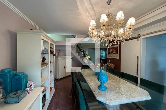Sala de casa de condomínio para alugar com 3 quartos, 320m² em Jardim Res. Suzano, Suzano