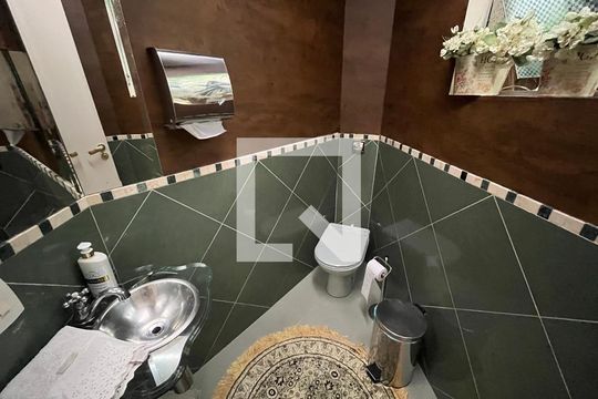 Lavabo de casa de condomínio para alugar com 3 quartos, 320m² em Jardim Res. Suzano, Suzano