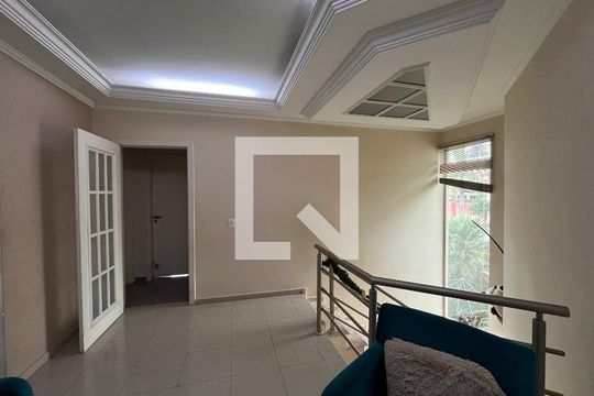Sala 2 de casa de condomínio para alugar com 3 quartos, 320m² em Jardim Res. Suzano, Suzano
