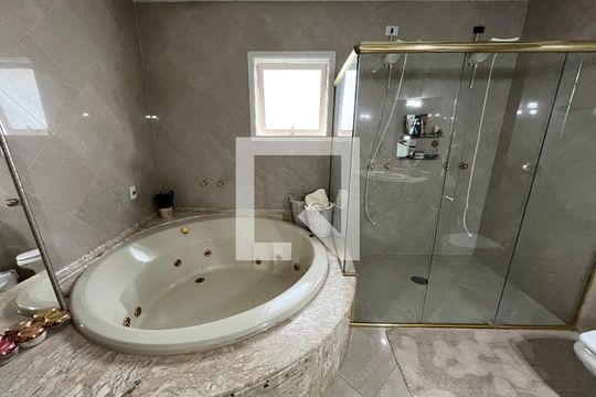 Banheiro - Quarto de casa de condomínio para alugar com 3 quartos, 320m² em Jardim Res. Suzano, Suzano