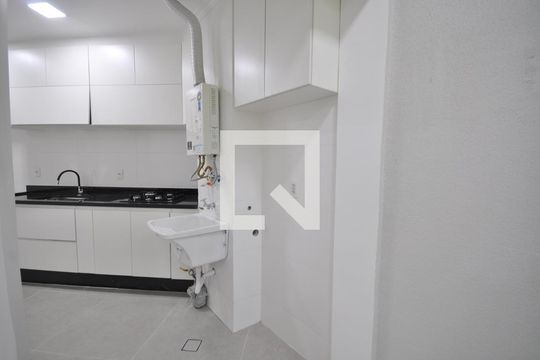 Área de Serviço de apartamento para alugar com 2 quartos, 65m² em Parque Novo Mundo, São Paulo