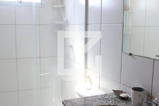 Banheiro de apartamento para alugar com 2 quartos, 54m² em Setor Negrão de Lima, Goiânia