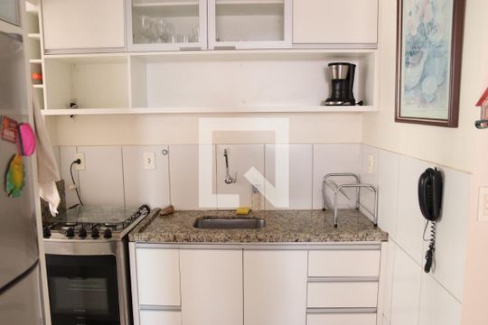 Cozinha de apartamento para alugar com 2 quartos, 54m² em Setor Negrão de Lima, Goiânia