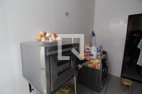 Área de Serviço de casa para alugar com 3 quartos, 180m² em Granada, Uberlândia