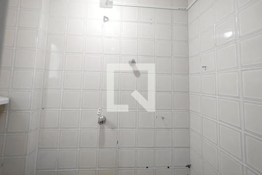 Banheiro de serviço de apartamento à venda com 3 quartos, 125m² em Santo Antônio, São Caetano do Sul
