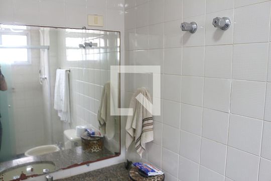 Banheiro da Suíte 1 de apartamento à venda com 3 quartos, 125m² em Santo Antônio, São Caetano do Sul