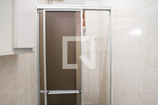 Banheiro de casa para alugar com 1 quarto, 40m² em Conjunto Residencial Sanko, Diadema