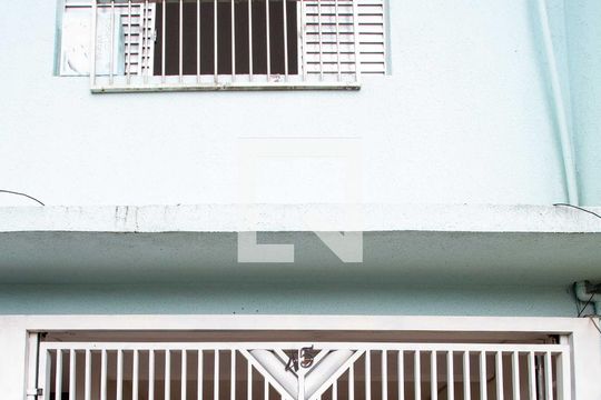 Fachada de casa para alugar com 1 quarto, 40m² em Conjunto Residencial Sanko, Diadema
