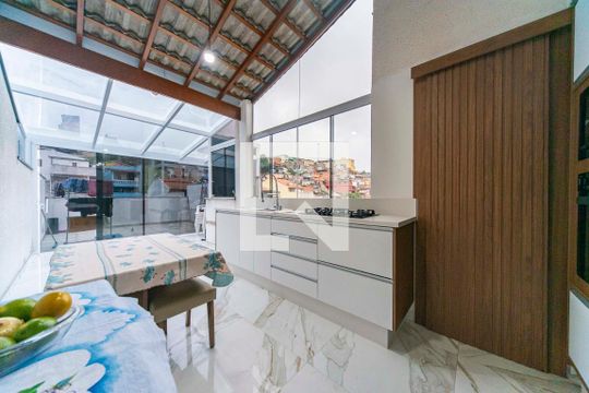 Cozinha de apartamento à venda com 2 quartos, 96m² em Vila Guarará, Santo André
