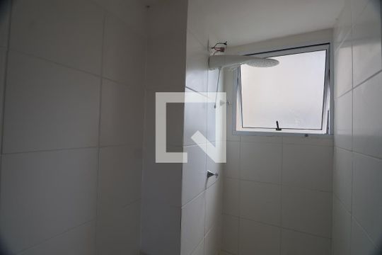 Banheiro de apartamento à venda com 2 quartos, 42m² em Mato Grande, Canoas