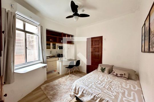 Sala/Quarto de apartamento para alugar com 1 quarto, 22m² em Catete, Rio de Janeiro