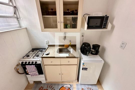 Cozinha de apartamento para alugar com 1 quarto, 22m² em Catete, Rio de Janeiro