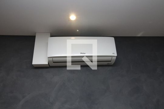 Sala de TV de casa de condomínio à venda com 2 quartos, 68m² em Vila Carrão, São Paulo